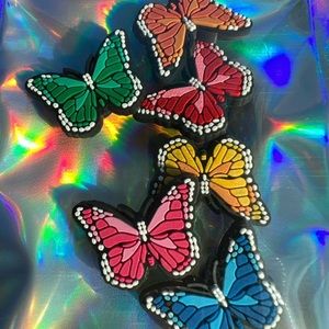 Croc charms new 💛